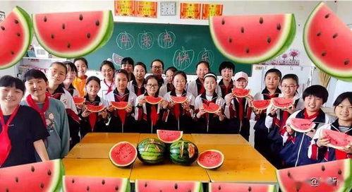 教室吃瓜高中,高中生的欢乐时光