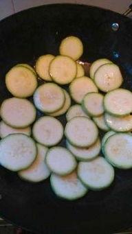 云南小瓜整根吃,整根享用，尽享清新滋味