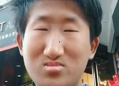 小吴爬山吃瓜,趣味横生