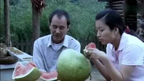 农村人吃瓜视频,短视频里的乡村生活百态