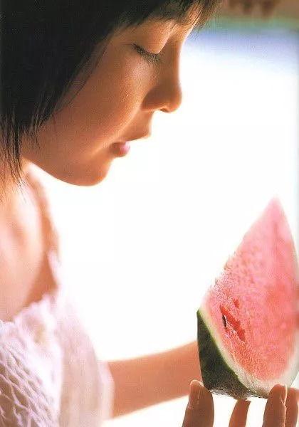 带你吃瓜揭秘,娱乐圈背后的真相大起底