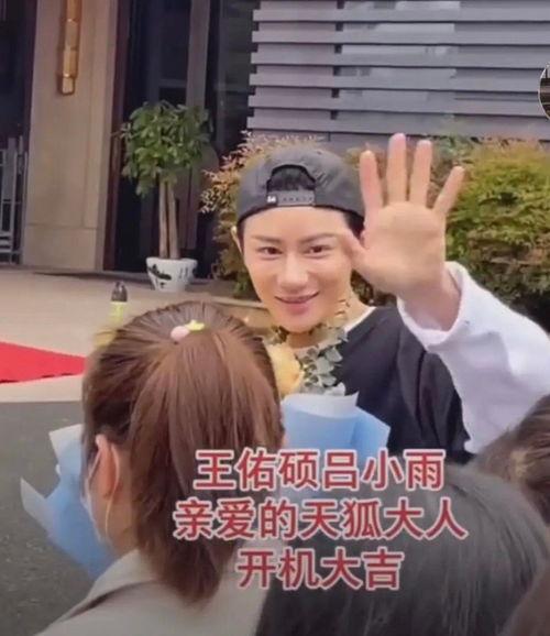 路人路过吃瓜图片大全,路人吃瓜图片大全揭秘