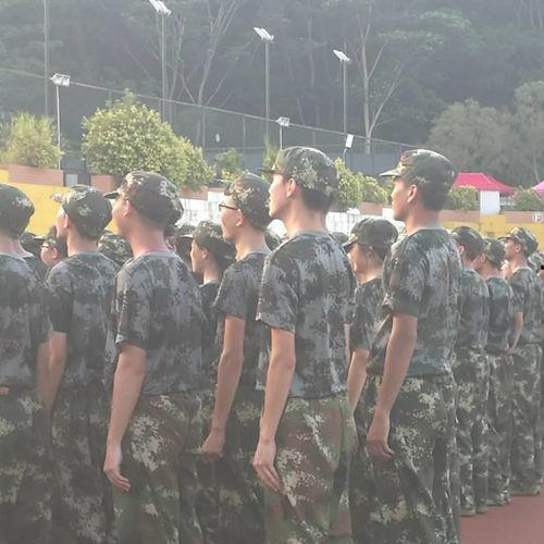 吃瓜看别人军训,青春的汗水与欢笑  第3张